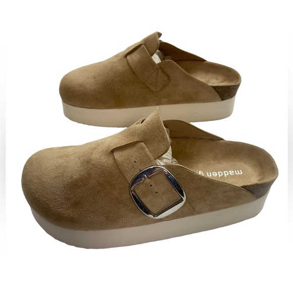 Madden Girl Shoes - MADDEN GIRL cutie pie platform clog in sand size 8.5